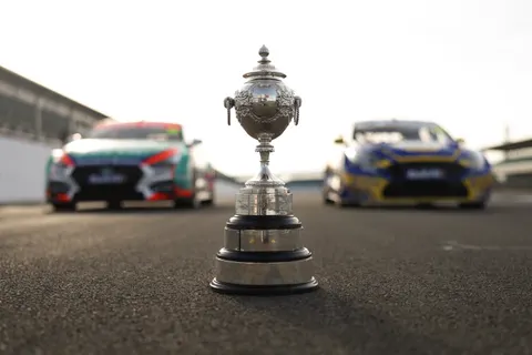 Trophy-0T9A7417-1