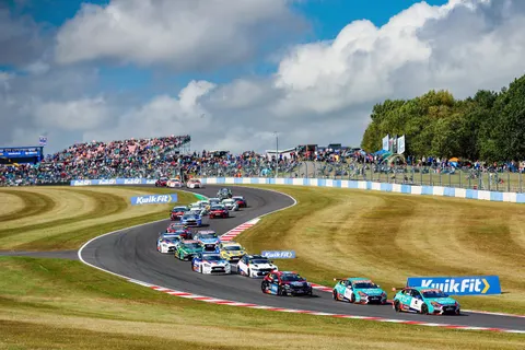 BTCC-R1-Start-28227