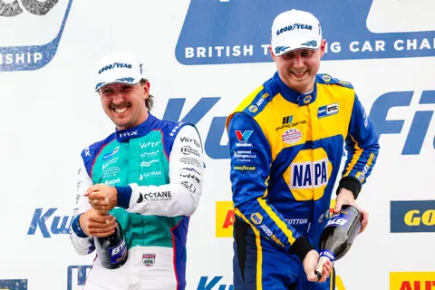 ingram-sutton-podium-0H5A9994.jpg