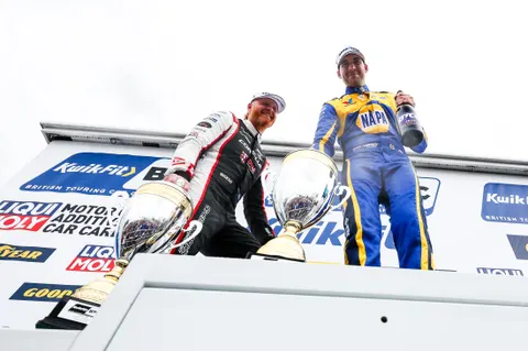 cook-cammish-podium-011A7171.jpg