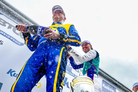 000-podium-r3-sutton-ingram-011A3526